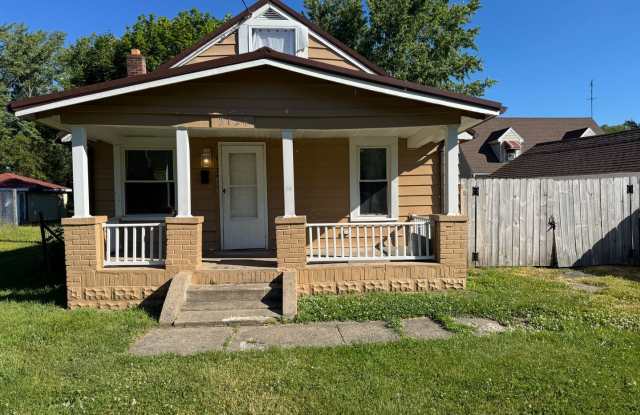 Newly Remodeled 3-4 bedroom Single family home photos photos