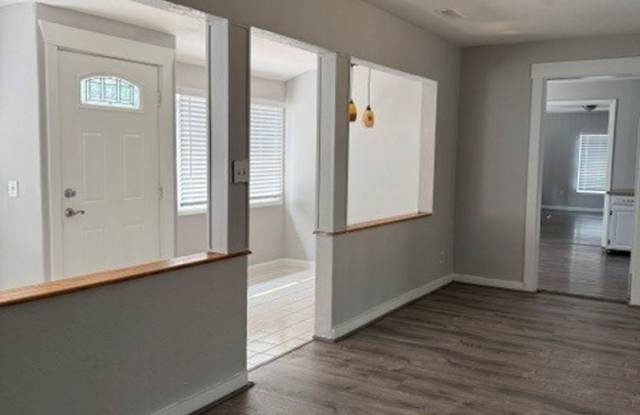 West Salem House w/ Large Fenced Backyard - Electricity Included photos photos