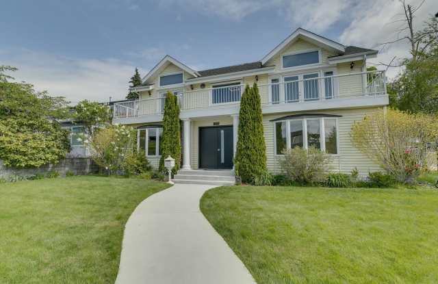 Stunning Kirkland Rental off Market St! - 300 10th Avenue West, Kirkland, WA 98033