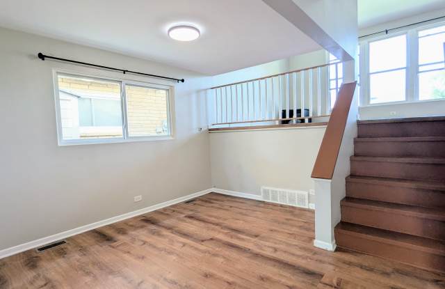 382 Dover Drive - 1 Gallery 4