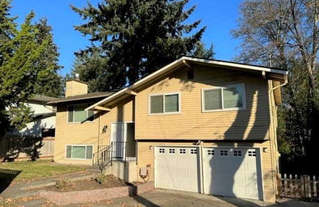 19604 30th Ave NE - 19604 30th Avenue Northeast, Lake Forest Park, WA 98155