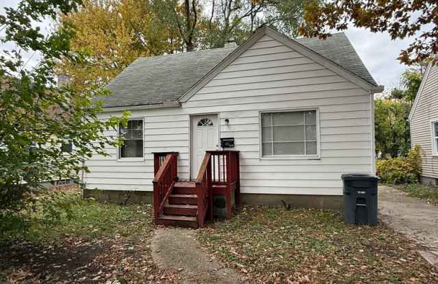 3 bedroom 1 bath - 3432 Beaumont Drive, Toledo, OH 43608
