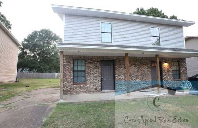 607 Stratford Drive Gallery 1