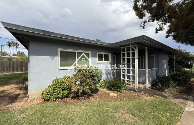Charming 2bd/1ba Patio Home with Garage in Gated Community Gallery 3