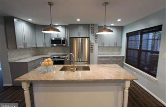 3219 ANTRIM CIRCLE Gallery 4