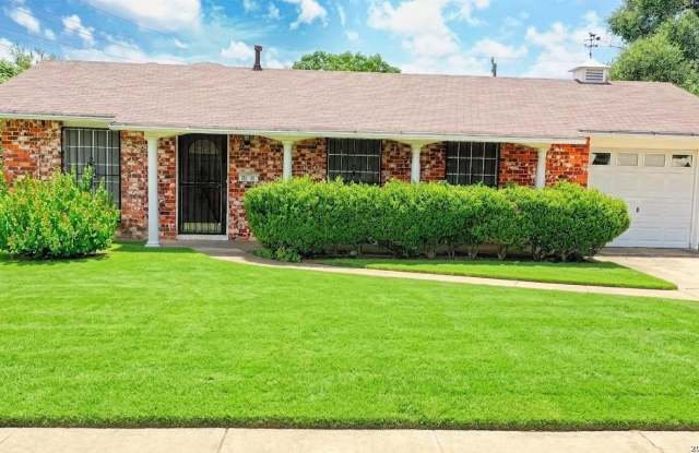 4810 WYCLIFF DR Gallery 2