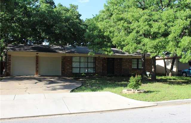 732 Briarwood Lane Gallery 2