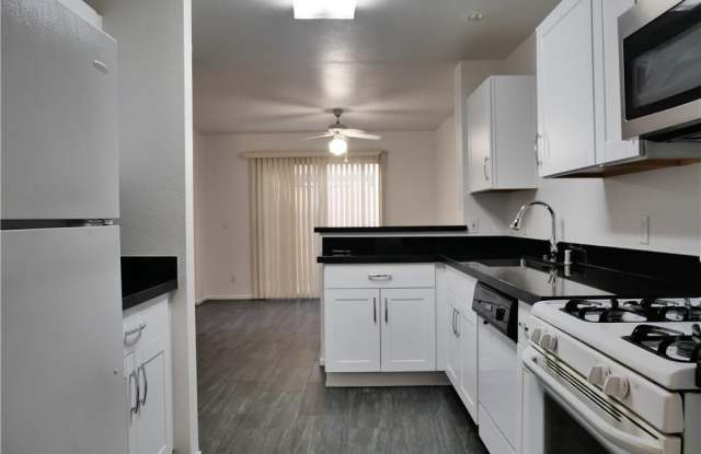 2602 Peat Moss Avenue Gallery 2