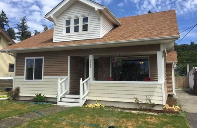 5223 S Warner St - 5223 South Warner Street, Tacoma, WA 98409