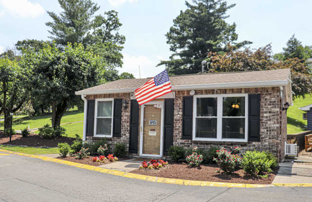 Glastonbury Woods Apartments Gallery 4