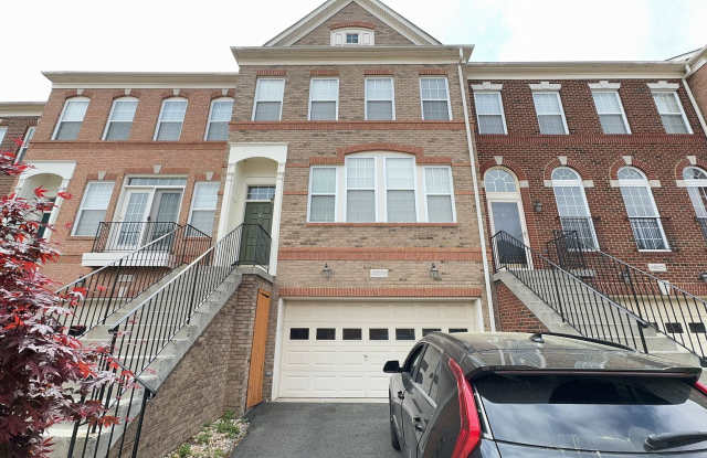 Fantastic 3 Bed 3.5 Interior Brick Townhome With Balcony and Patio In Desired Broadlands South photos photos