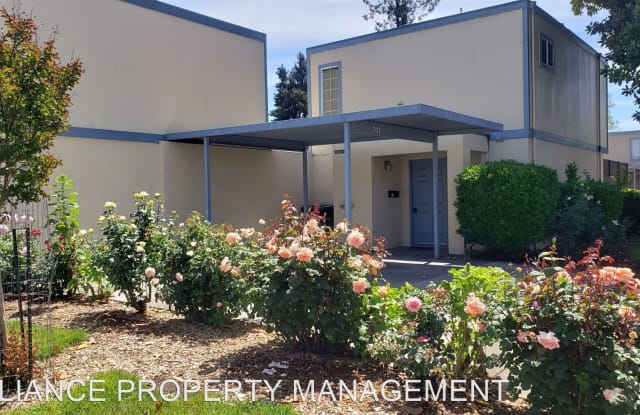 701 Rockwell Place - 701 Rockwell Place, Santa Rosa, CA 95401