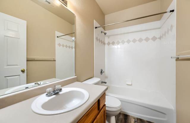 3060 Mandalay Grove - 7 Gallery 4