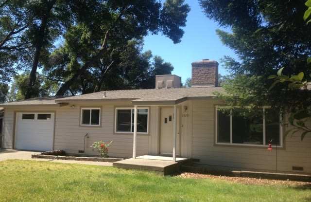 Great 2 bedroom 1 bath home w/Central Heat/Air - 20291 Al Fresco Avenue, Tehama County, CA 96080