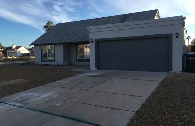 19051 N 45th Dr Gallery 3