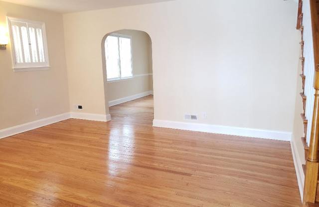 5116 HILLBURN AVENUE Gallery 2