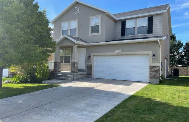 Large Single Family Home Now Available For Rent! Gallery 1
