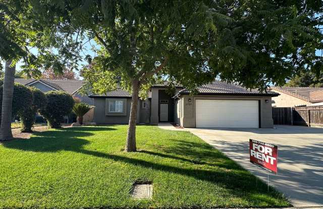 Cozy NW Visalia Home Rent Ready! - 2727 West Babcock Avenue, Visalia, CA 93291