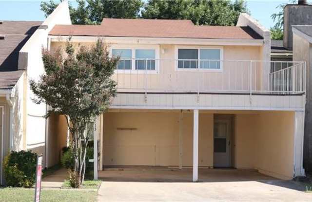 713 Cain Street - 713 Cain Street, Lake Dallas, TX 75065