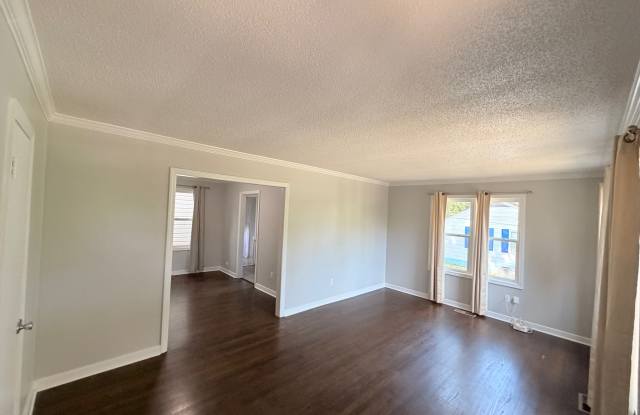 3934 Grace Avenue Gallery 2