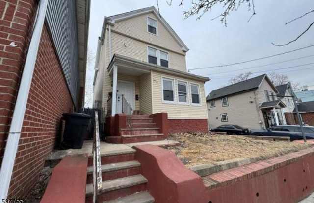 572 Christopher St photos photos