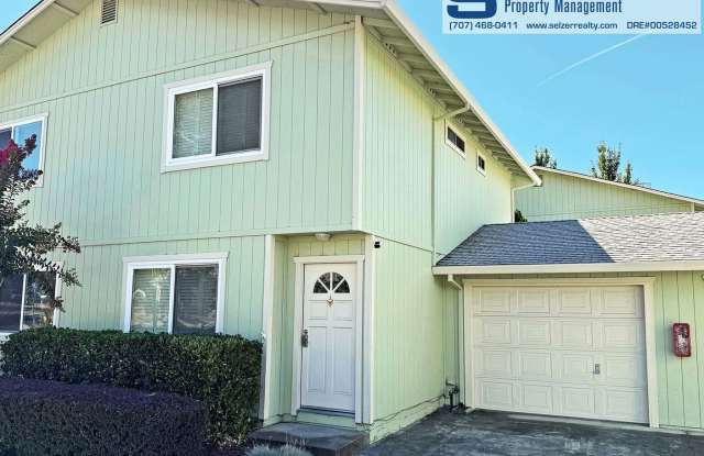 Fully equipped 2 bd. townhome in a super convenient central location! photos photos