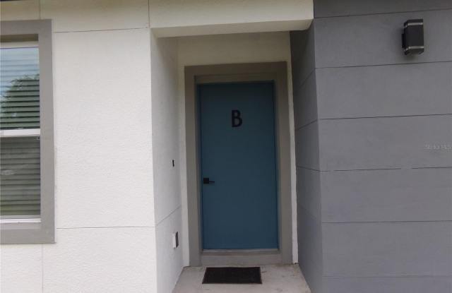 2262 FERNWOOD ST UNIT B Gallery 2