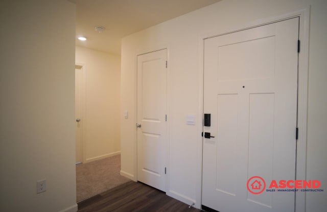 Newly-Built Home Near Mira Monte Highschool! Gallery 4