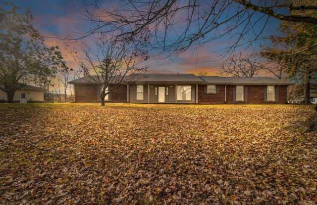 FOR LEASE- Single Family home in Greenhill Area! - 341 Hickory Drive, Green Hill, TN 37138