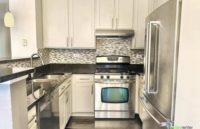Charming 2-Bed, 2.5-Bath Rental in Blackberry Countryside – 2411 Courtyard Cir, Unit 4 Gallery 4