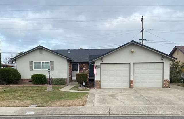 Charming Single-Story Home with Spacious Backyard in Manteca! Gallery 1
