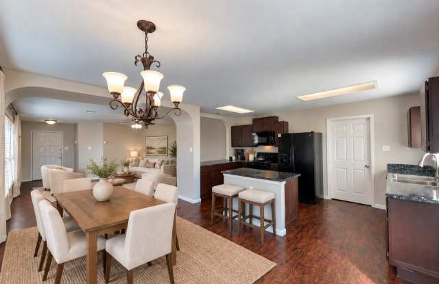 10443 Pine Glade Gallery 3