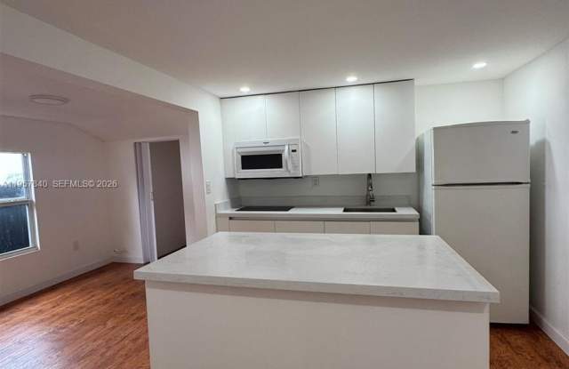 10805 NW 10th Ave photos photos