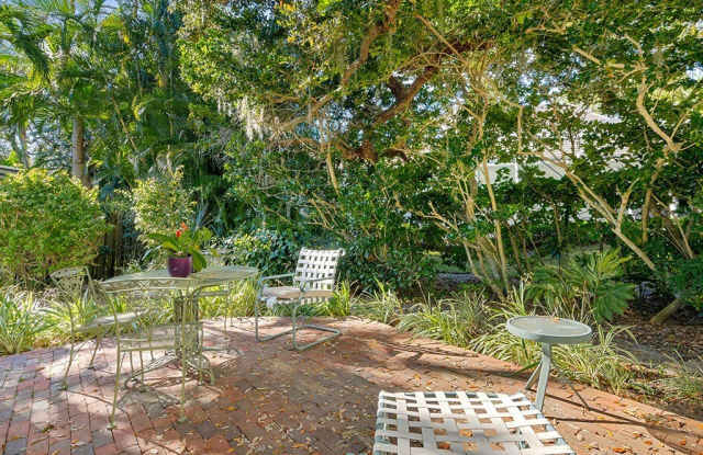 8829 Lakeside Circle Gallery 3