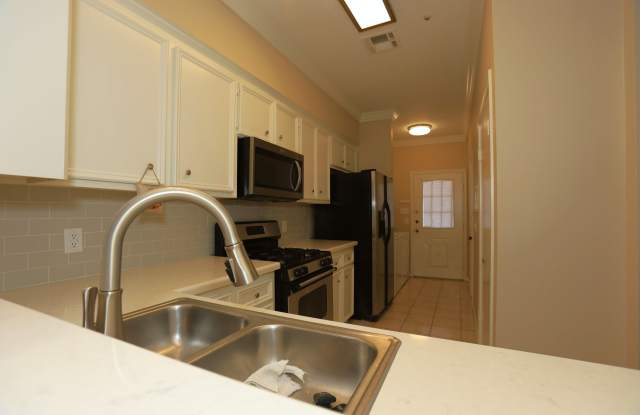 107 Manor Place TX - 1 Gallery 4