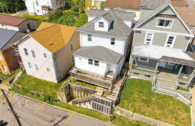5 Bed/3.5 Bath House Right By WVU Downtown Campus - Available 05/24/2027 Gallery 3