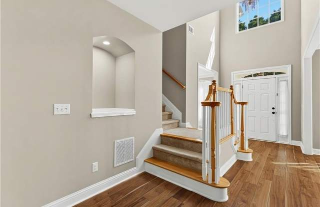 1487 Wind Chime Court Gallery 3