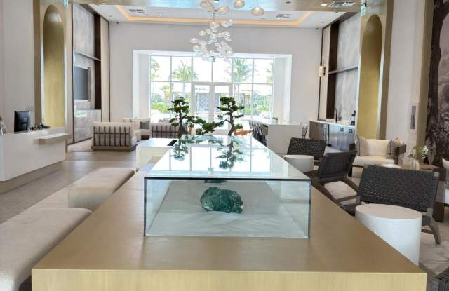 1710 N Congress Avenue Gallery 2