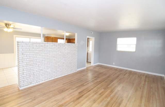 3865 Winona Dr Gallery 4