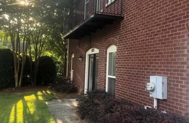 6035 Brookside Oak Circle Gallery 2
