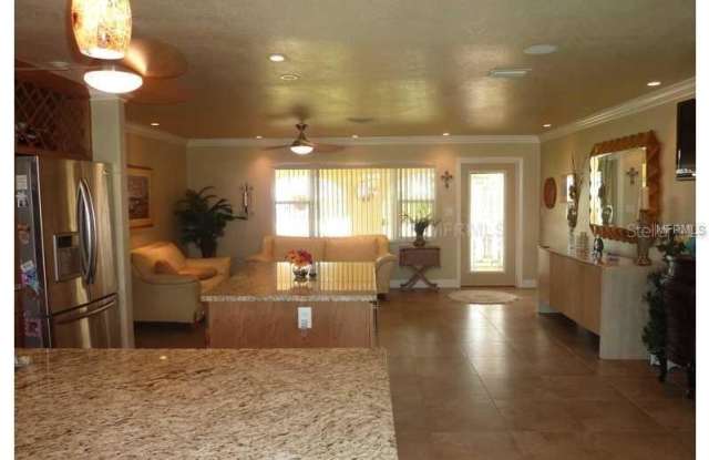 2509 GULF BOULEVARD Gallery 4