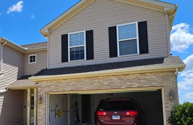 3 Bd 2 Ba with Lake view! - 1302 Myrtle Beach Avenue, Champaign, IL 61822