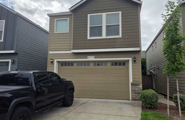 Spacious 3 Bedroom, 2.5 Bathroom Home in Prime Location Gallery 1