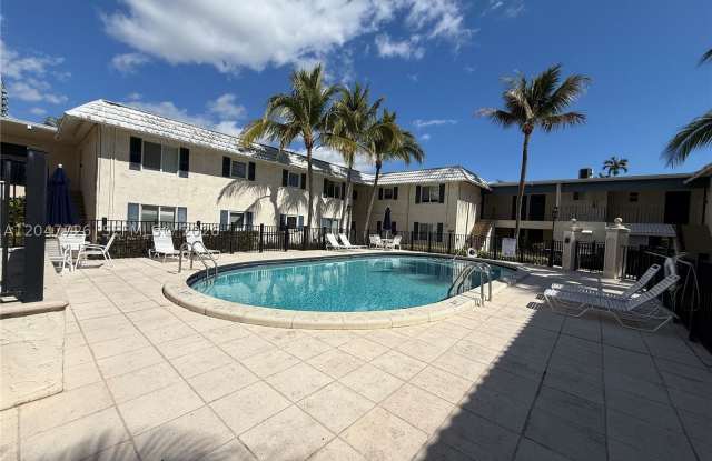 8607 SW 68th Ct Gallery 2