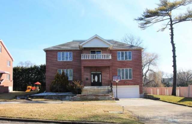 64 Lawrence Ave - 64 Lawrence Avenue, Lawrence, NY 11559