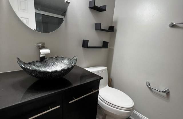 6964 HANOVER PARKWAY photos photos