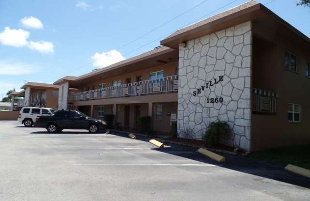 Big space equals big value! Close to Pinellas Trail, beaches & SPC photos photos