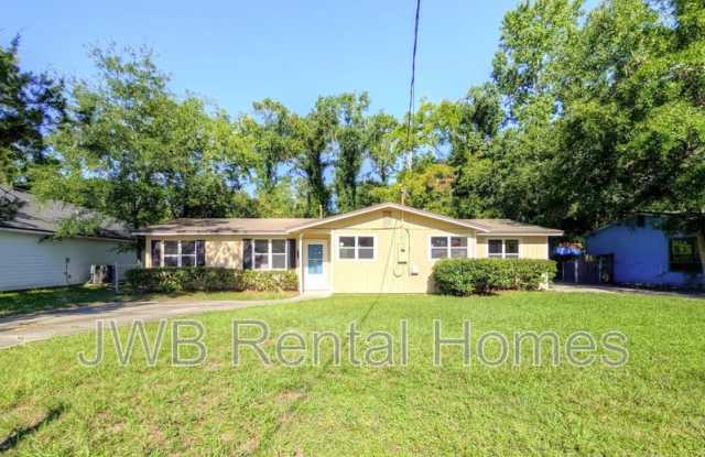 1828 Miller St photos photos