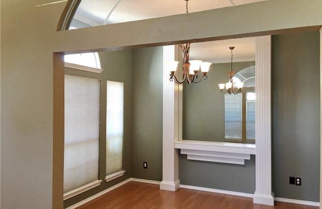 1320 Kentshire Cir Gallery 4