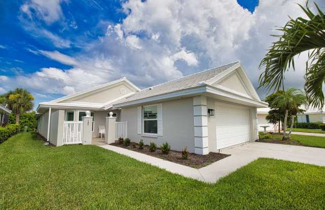 Seasonal Short-Term 2 Bed 2 Bath Heated Pool Villa with a Den in Harrington Lakes at Planation Golf  Country Club!  photos photos